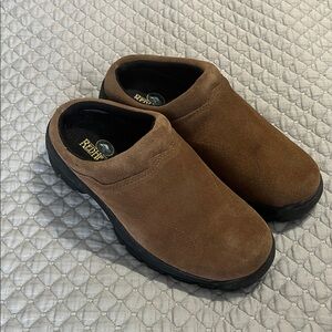 Redhead Tan Slip-On Loafers